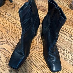 Woman’s Nine West  leather ankle boots, Size 7M